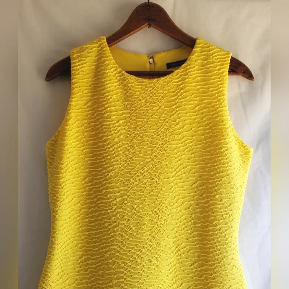 Tommy Hilfiger Elegant Sleeveless Sheath Yellow Dress Size:8 - Picture 5 of 10